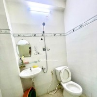 Bán Nhà gần MT Hoàng Diệu. Quận 4, 3 tầng, 44m2, Giá nhỉnh 14 tỷ.